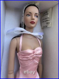 Tonner Tyler Wentworth Ready-To-Wear Shimmer Sydney Chase 16 Doll TW2403