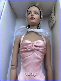 Tonner Tyler Wentworth Ready-To-Wear Shimmer Sydney Chase 16 Doll TW2403