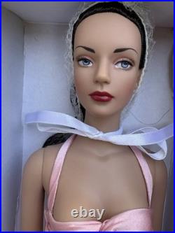 Tonner Tyler Wentworth Ready-To-Wear Shimmer Sydney Chase 16 Doll TW2403