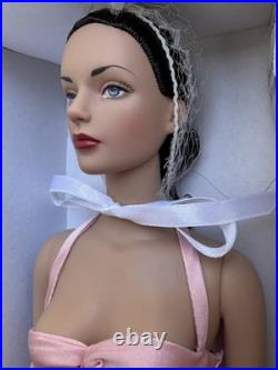 Tonner Tyler Wentworth Ready-To-Wear Shimmer Sydney Chase 16 Doll TW2403