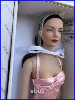 Tonner Tyler Wentworth Ready-To-Wear Shimmer Sydney Chase 16 Doll TW2403