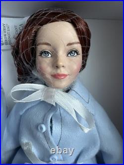 Tonner VDC 2025 ANNE PUTTIN' ON THE RITZ 12 DRESSED FASHION Doll NEW NRFB LE200