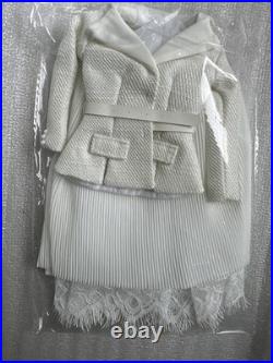 Tonner VDC Grace 16 Rtb-101 Fashion Doll Order Of The Garter Inspired Outfit Tonner VDC Grace 16 Rtb-101 Fashion Doll Order Of The Garter Inspired Outfit