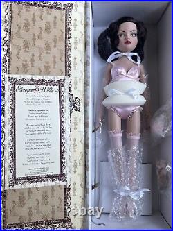 Tonner WILDE IMAGINATION 2006 ESSENTIAL ELLOWYNE BRUNETTE 16 FASHION DOLL NRFB Tonner WILDE IMAGINATION 2006 ESSENTIAL ELLOWYNE BRUNETTE 16 FASHION DOLL NRFB