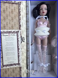 Tonner WILDE IMAGINATION 2006 ESSENTIAL ELLOWYNE BRUNETTE 16 FASHION DOLL NRFB Tonner WILDE IMAGINATION 2006 ESSENTIAL ELLOWYNE BRUNETTE 16 FASHION DOLL NRFB