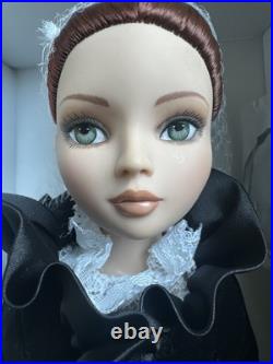 Tonner WILDE IMAGINATION 2007 ELLOWYNE CHILLS 16 DRESSED FASHION DOLL LE 1000 Tonner WILDE IMAGINATION 2007 ELLOWYNE CHILLS 16 DRESSED FASHION DOLL LE 1000