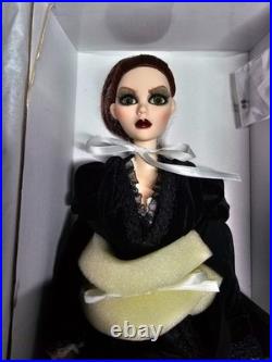 Tonner WI Evangeline Ghastly Bright Moon Doll and Stand LE350 NRFB