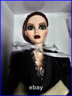 Tonner WI Evangeline Ghastly Bright Moon Doll and Stand LE350 NRFB