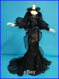 Tonner WI First Resin Evangeline Ghastly Doll Outfit Complete Wtih Parasol Rare