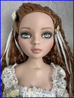 Tonner Wilde Imagination ELLOWYNE WILDE 2009 I WAIT ALONE 16 DRESSED DOLL LE