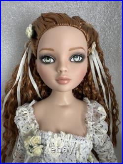 Tonner Wilde Imagination ELLOWYNE WILDE 2009 I WAIT ALONE 16 DRESSED DOLL LE