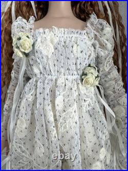 Tonner Wilde Imagination ELLOWYNE WILDE 2009 I WAIT ALONE 16 DRESSED DOLL LE