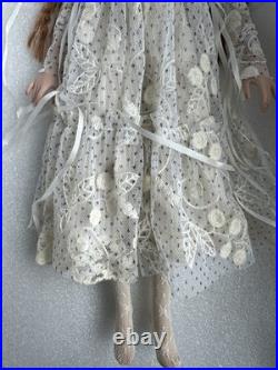 Tonner Wilde Imagination ELLOWYNE WILDE 2009 I WAIT ALONE 16 DRESSED DOLL LE