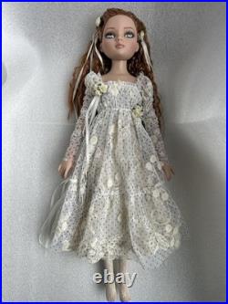 Tonner Wilde Imagination ELLOWYNE WILDE 2009 I WAIT ALONE 16 DRESSED DOLL LE