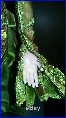 Tonner Wizard of Oz Haunted Stroll outfit Poison Ivy Miss Gulch LE500 16 dolls