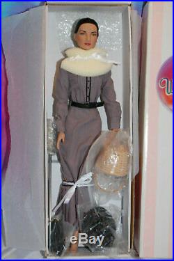 Tonner Wizard of Oz Miss Gulch Doll in box with outfit 16 T5OZDD03