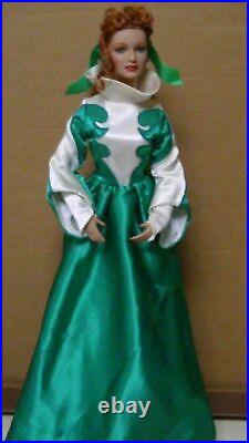 Tonner Wizard of Oz Ozmopolitan Collector Doll with Perfume Lady Outfit Dress