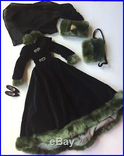 Tonner Wizard of Oz Wicked Witch Forbidden Forest Winter Stroll Outfit