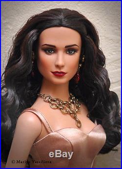 Tonner doll Tyler 16 Sihnon Inara Serra Firefly series 2010 with full outfit