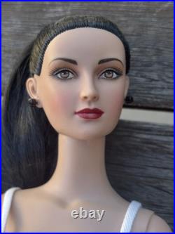 Tyler Wentworth Press Conference Emilie 16 doll. Complete. 2007 Tonner