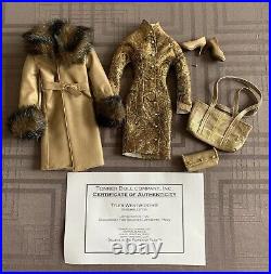 Very Rare Tonner doll 16 Tyler original outfit only Ensemble d'or