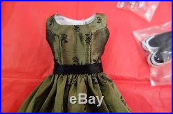 Very rare SOLD OUT BELLA'S BIRTHDAY Robert Tonner outfit doll